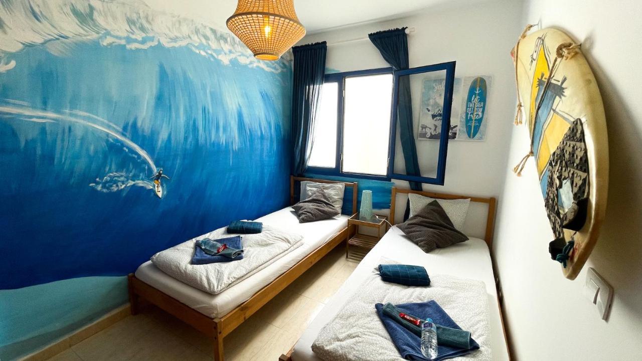 Red Star Surf & Yoga Camp Lanzarote Hostel Famara Buitenkant foto