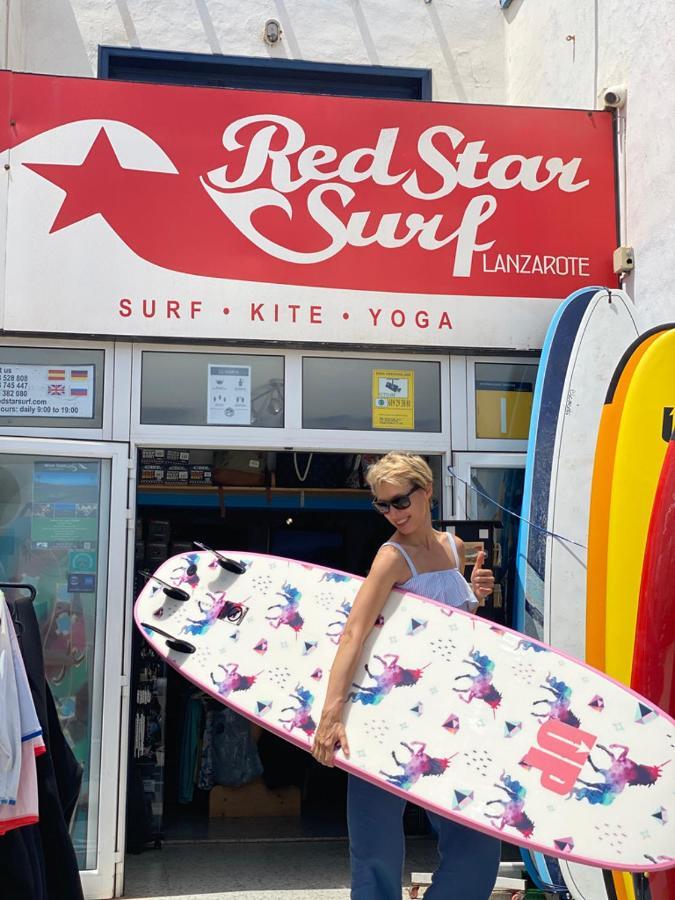 Red Star Surf & Yoga Camp Lanzarote Hostel Famara Buitenkant foto