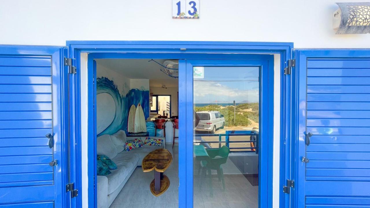 Red Star Surf & Yoga Camp Lanzarote Hostel Famara Buitenkant foto