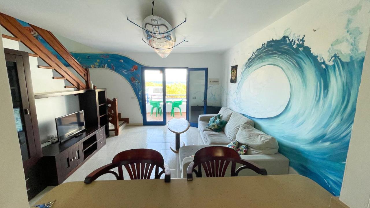 Red Star Surf & Yoga Camp Lanzarote Hostel Famara Buitenkant foto