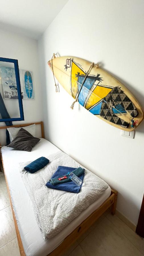 Red Star Surf & Yoga Camp Lanzarote Hostel Famara Buitenkant foto