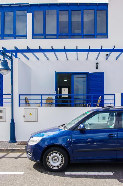 Red Star Surf & Yoga Camp Lanzarote Hostel Famara Buitenkant foto